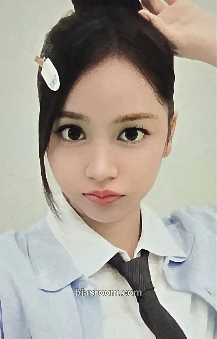 Carmen STYLE Photocard - Hearts2Hearts - Hearts2Hearts K-pop photocard