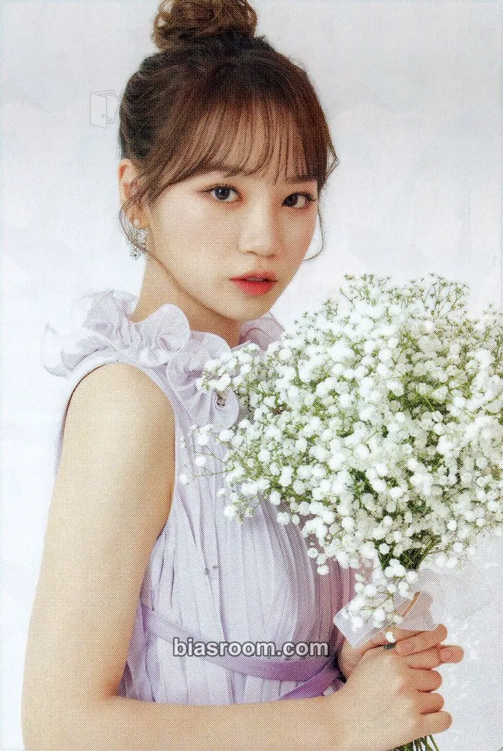 Kim Chaewon 1st JAPAN PHOTO BOX “SPECIAL SURPR*IZ” Photocard - IZ*ONE - IZ*ONE K-pop photocard