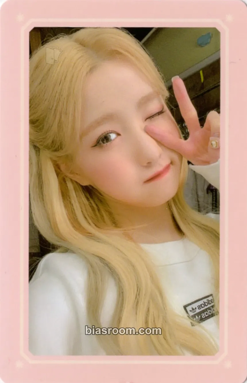 Hitomi ONE, THE STORY Photocard - IZ*ONE - IZ*ONE K-pop photocard