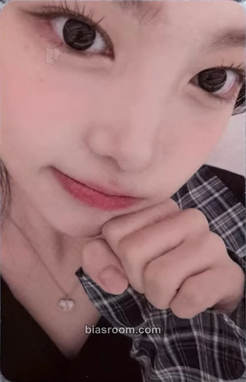 Ian The Chase Photocard - Hearts2Hearts - Hearts2Hearts K-pop photocard