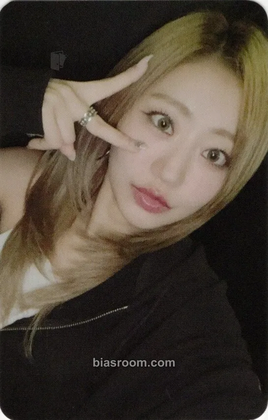Julie 224 Photocard - KISS OF LIFE - KISS OF LIFE K-pop photocard