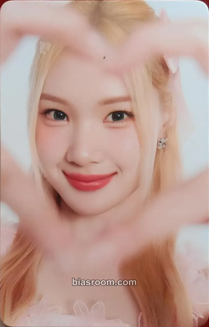 Juun Barenbliss Photocard - Hearts2Hearts - Hearts2Hearts K-pop photocard