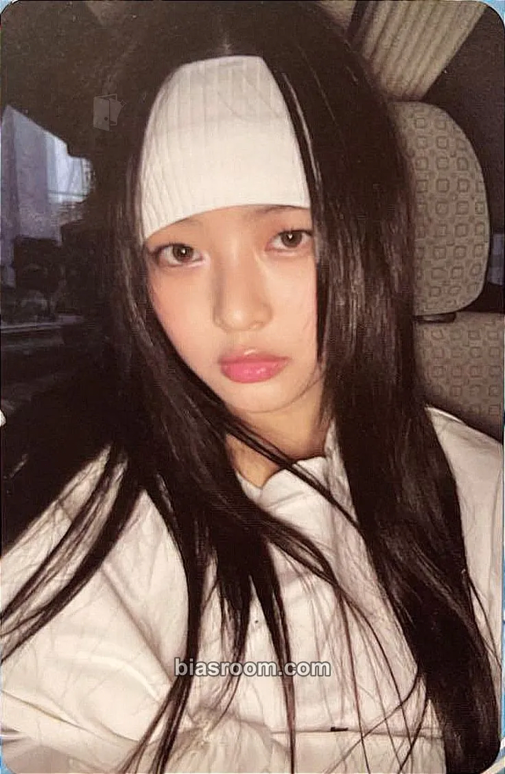 Hanni Bunnies Camp Tokyo Dome - The Second Fanmeeting Photocard - NewJeans - NewJeans K-pop photocard