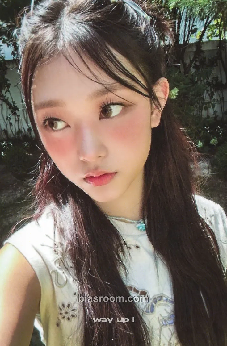 Haerin 24/7 With NewJeans (2024 Season's Greetings) Photocard - NewJeans - NewJeans K-pop photocard