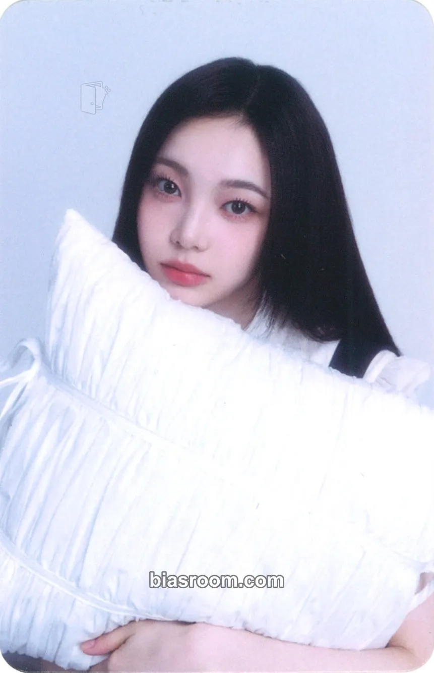 Ian Four Hearts Club Official MD Photocard - Hearts2Hearts - Hearts2Hearts K-pop photocard