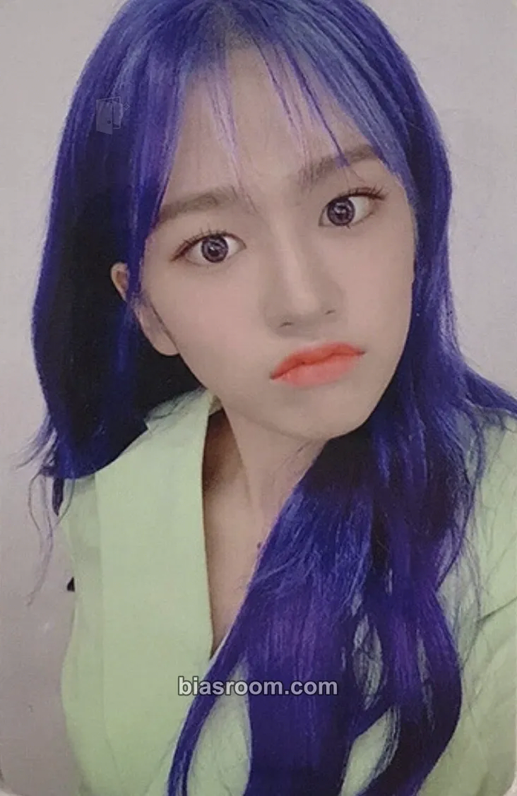 Yujin BLOOM*IZ Photocard - IZ*ONE - IZ*ONE K-pop photocard