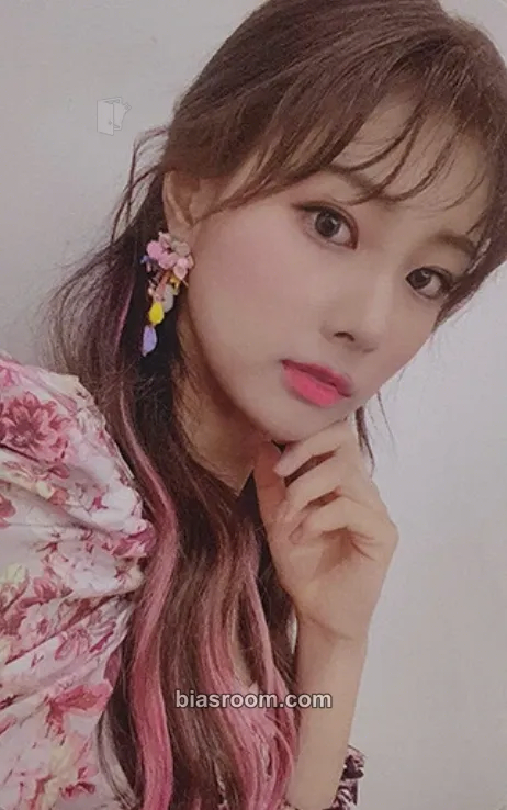 Hyewon BLOOM*IZ Photocard - IZ*ONE - IZ*ONE K-pop photocard