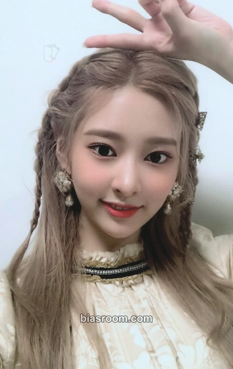 Minju BLOOM*IZ Photocard - IZ*ONE - IZ*ONE K-pop photocard