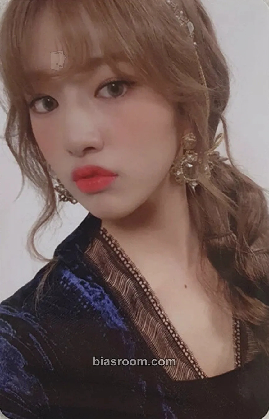 Yujin BLOOM*IZ Photocard - IZ*ONE - IZ*ONE K-pop photocard