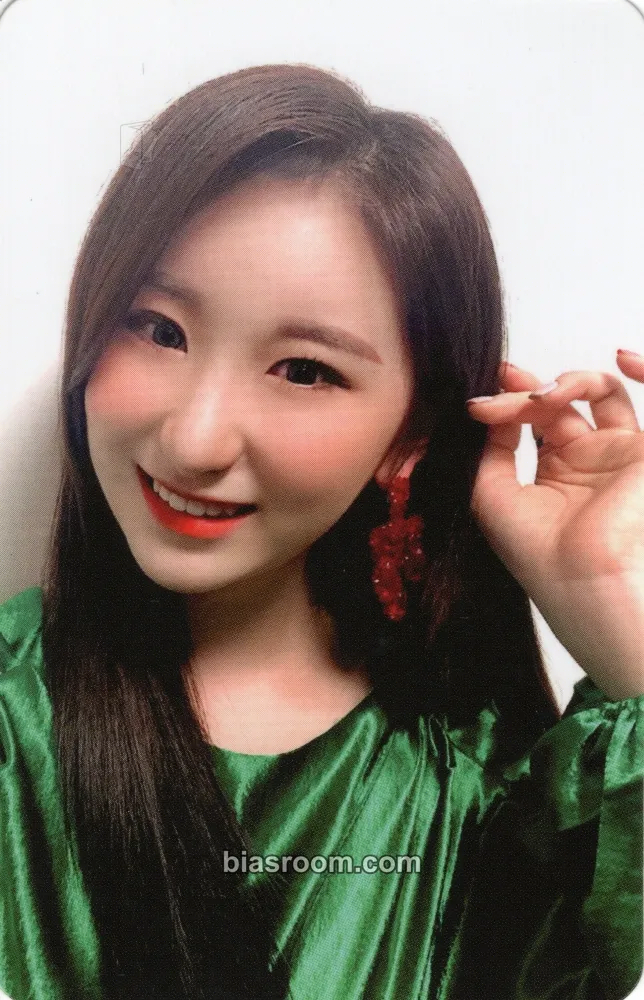 Lee Chaeyeon BLOOM*IZ Photocard - IZ*ONE - IZ*ONE K-pop photocard
