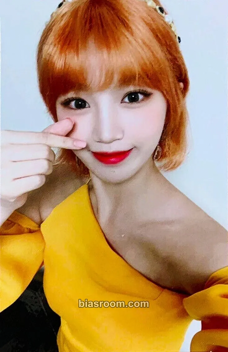 Kim Chaewon BLOOM*IZ Photocard - IZ*ONE - IZ*ONE K-pop photocard