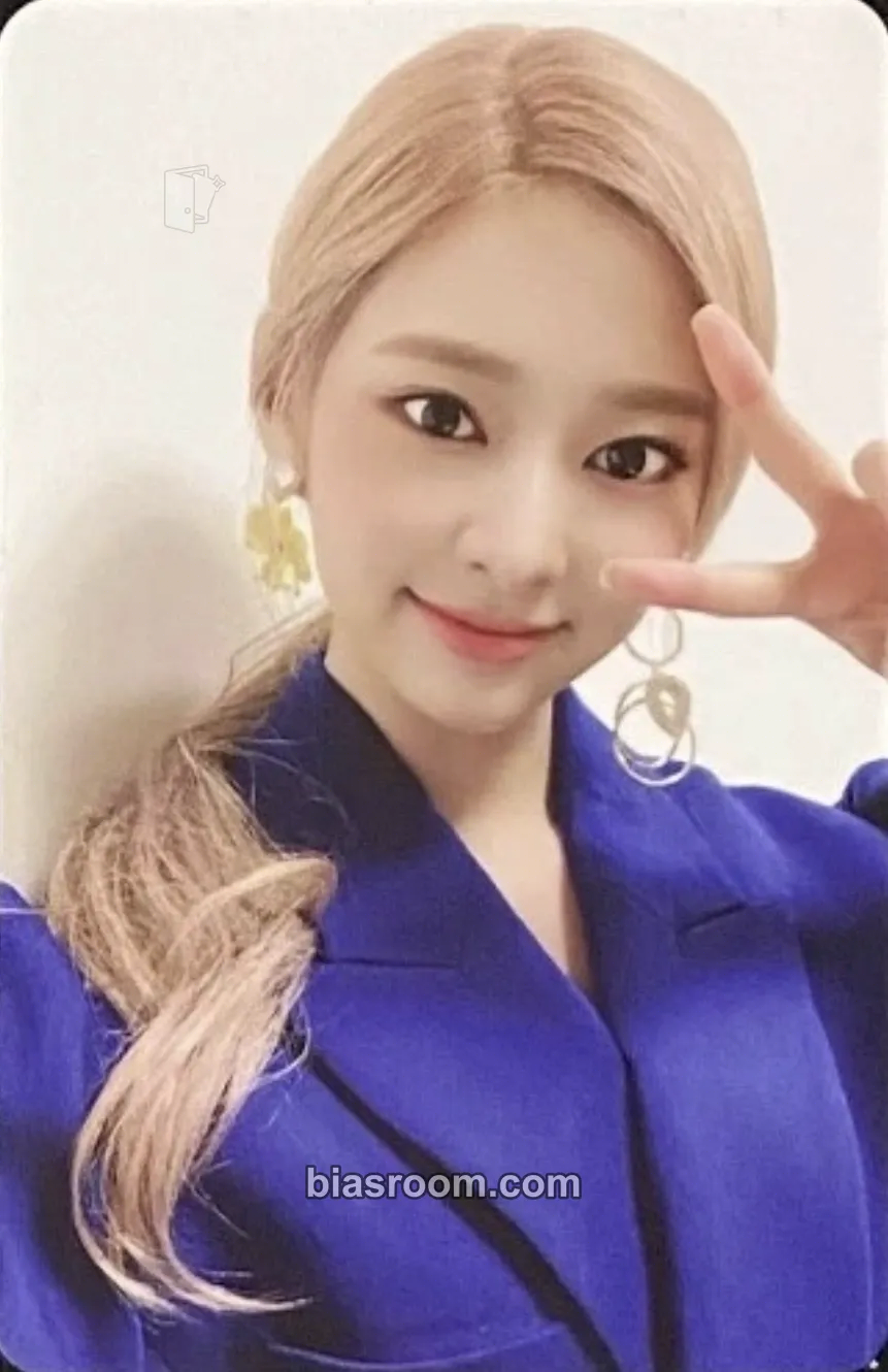 Minju BLOOM*IZ Photocard - IZ*ONE - IZ*ONE K-pop photocard