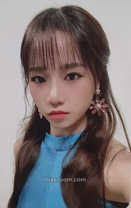 Jo Yuri BLOOM*IZ Photocard - IZ*ONE - IZ*ONE K-pop photocard