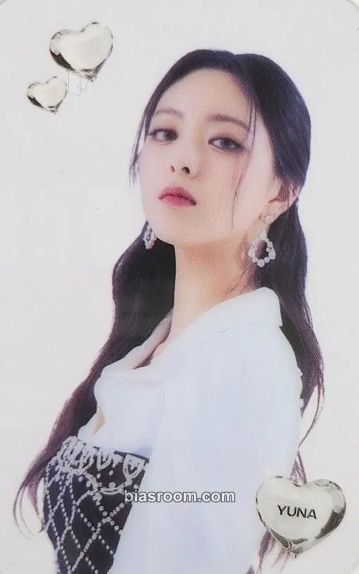Yuna ITZY The 1st World Tour 'Checkmate' Photocard - ITZY - ITZY K-pop photocard