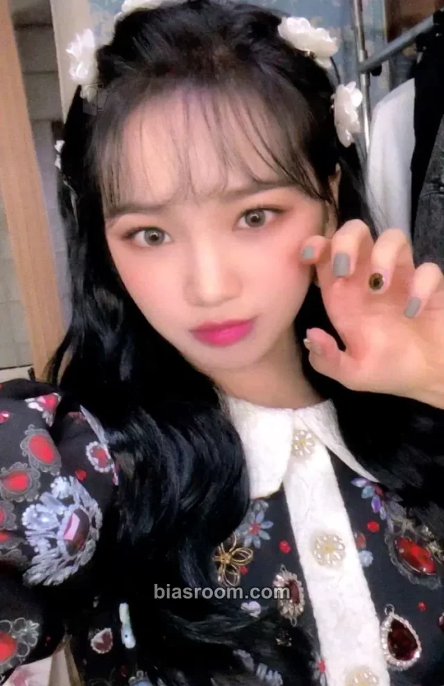 IZ*ONE - Kim Chaewon - One-reeler / Act IV Album album photocard scene 3 version