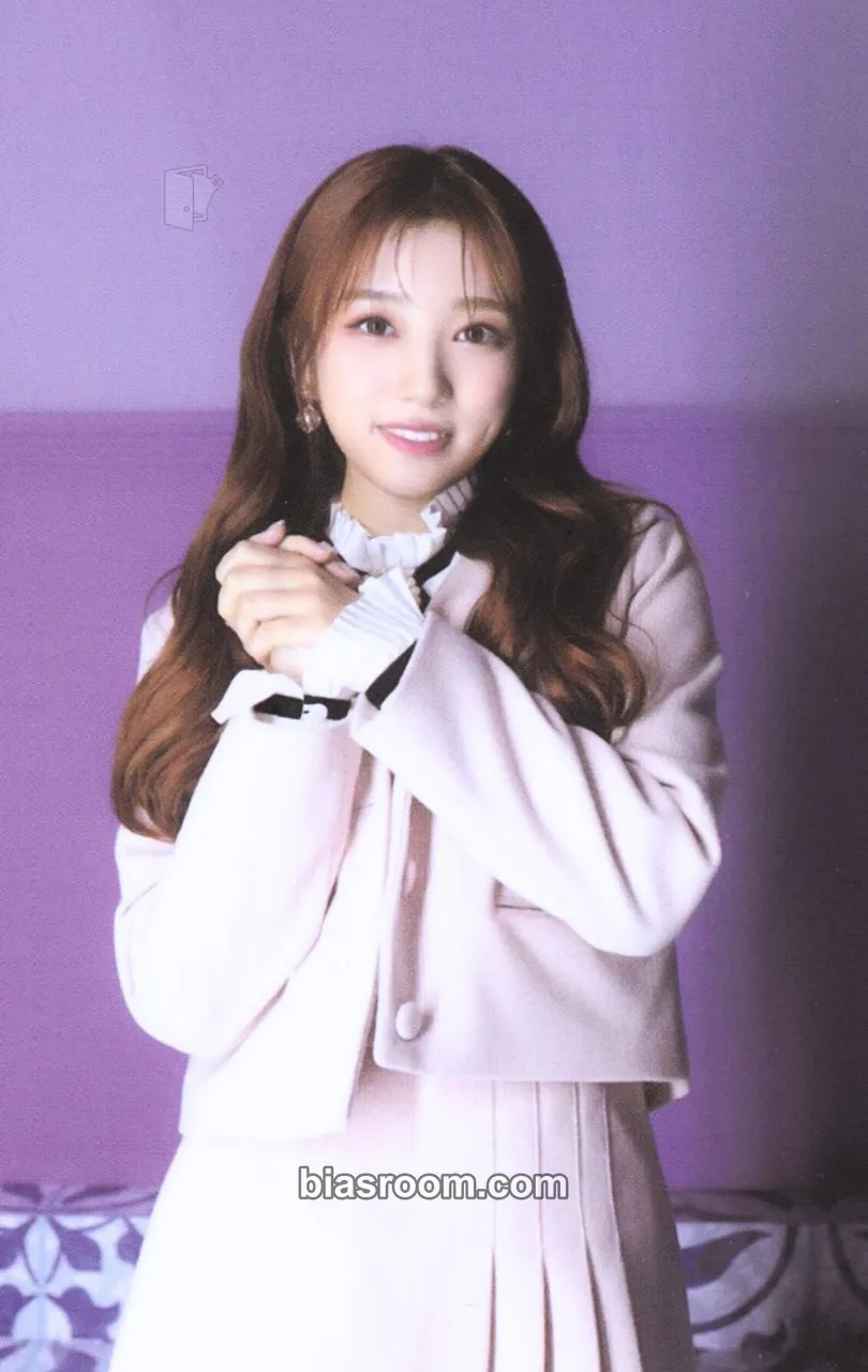 Nako One-reeler / Act IV Photocard - IZ*ONE - IZ*ONE K-pop photocard