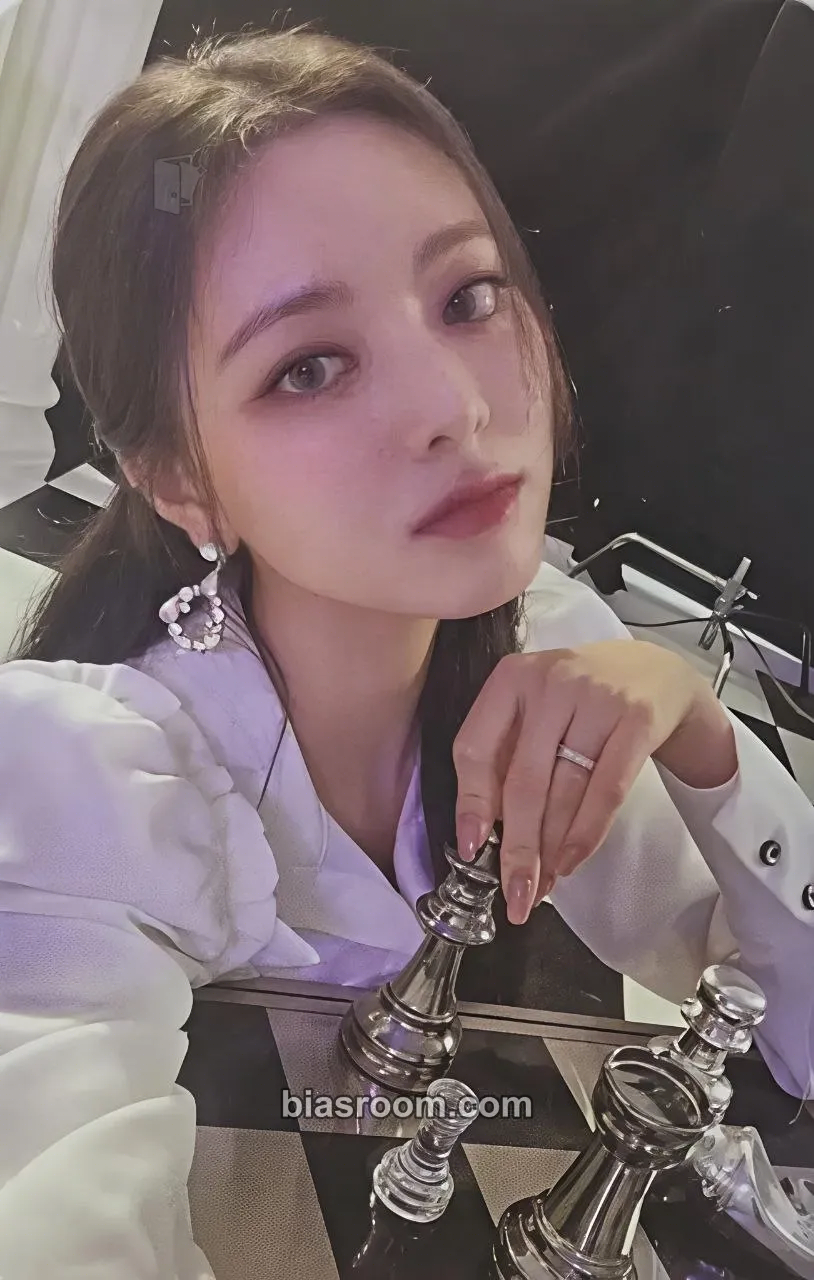 Yuna ITZY The 1st World Tour 'Checkmate' Photocard - ITZY - ITZY K-pop photocard