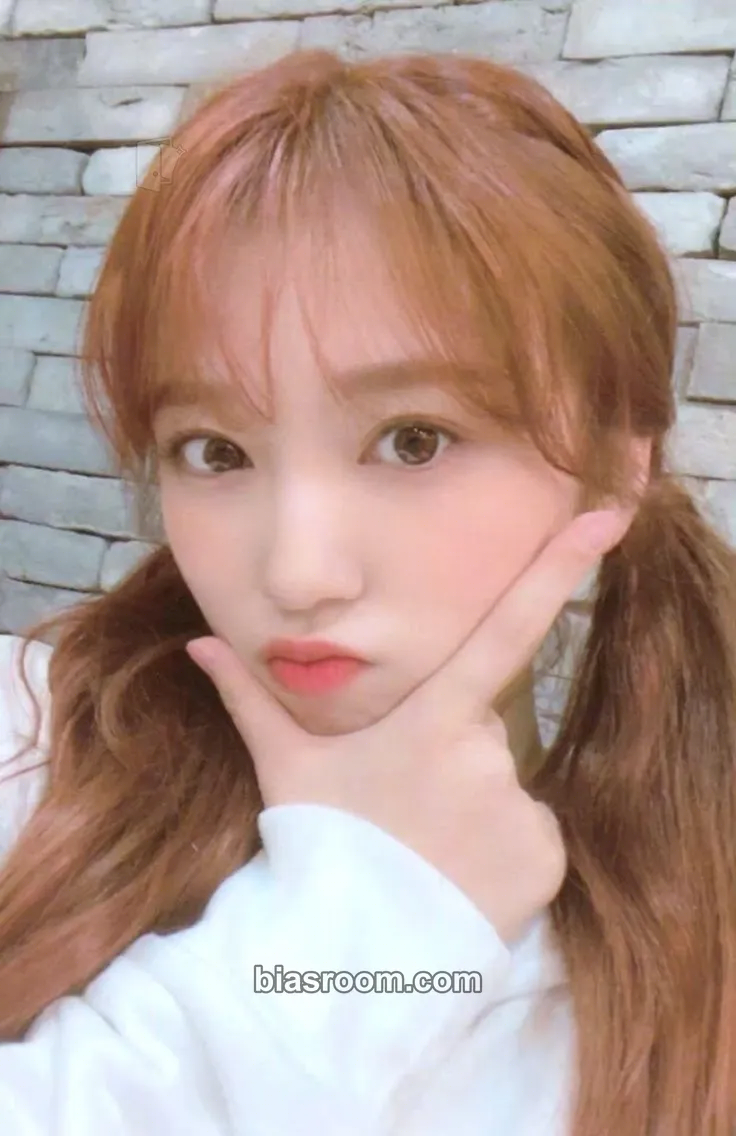 Nako One-reeler / Act IV Photocard - IZ*ONE - IZ*ONE K-pop photocard