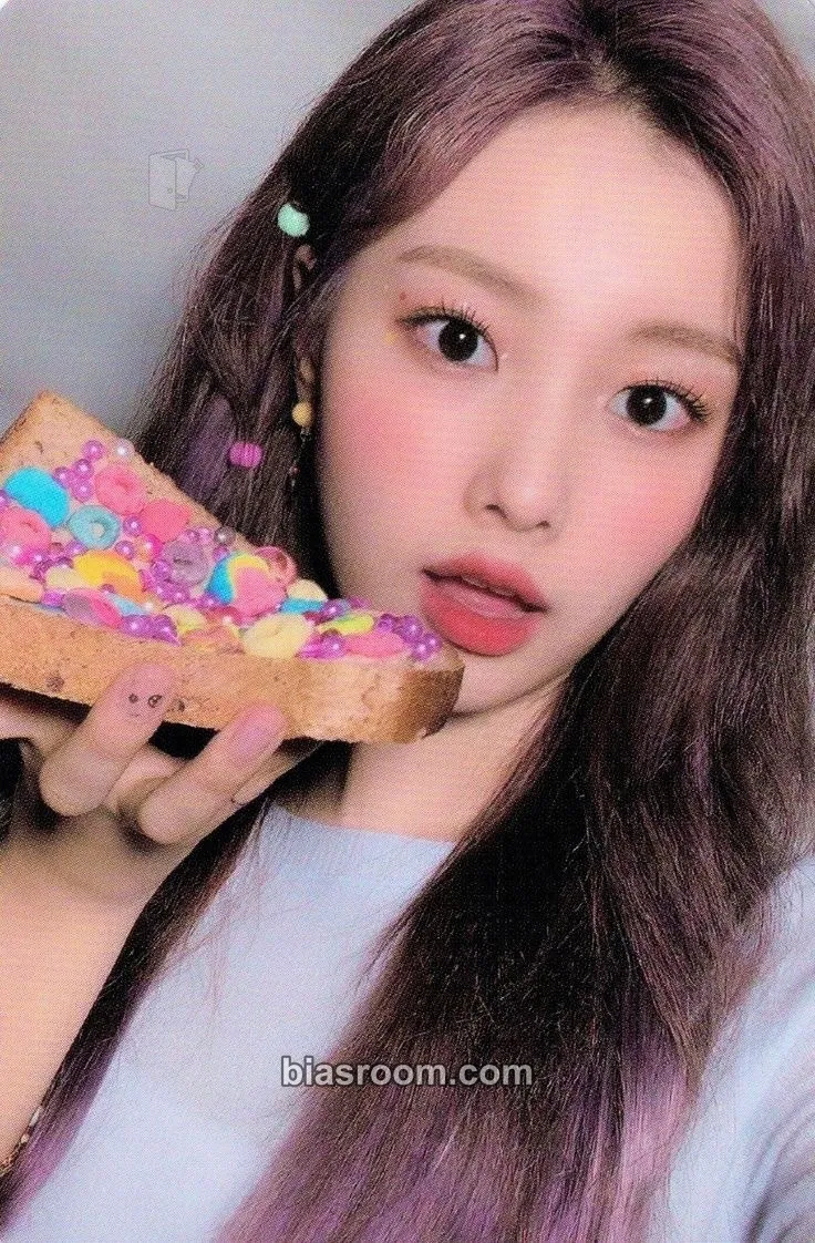 Hyewon Oneiric Diary Photocard - IZ*ONE - IZ*ONE K-pop photocard