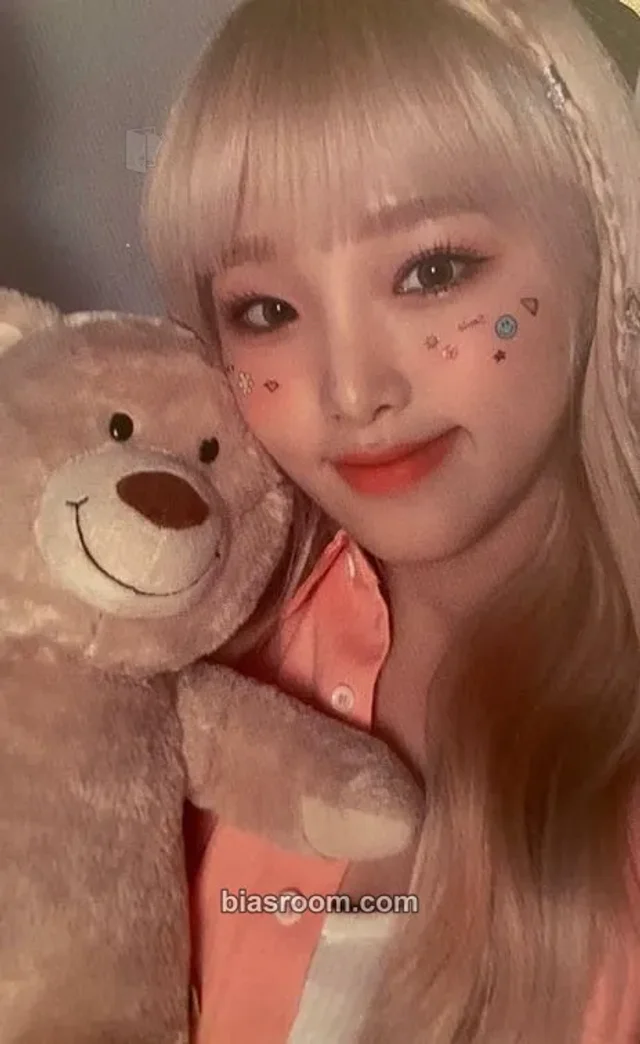 IZ*ONE - Yena - Oneiric Diary Album diary version album photocard