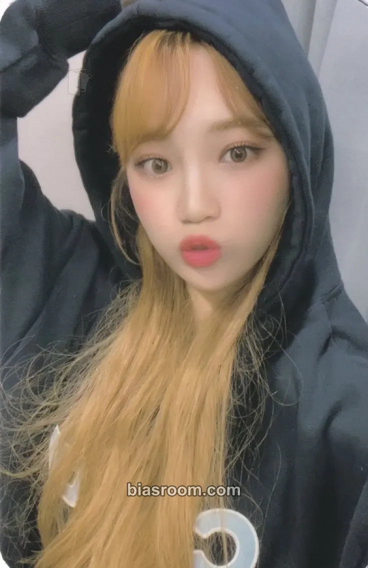 Kim Chaewon Oneiric Diary Photocard - IZ*ONE - IZ*ONE K-pop photocard