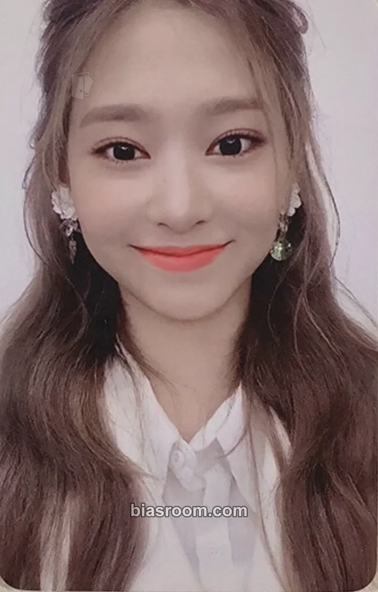 Minju BLOOM*IZ Photocard - IZ*ONE - IZ*ONE K-pop photocard