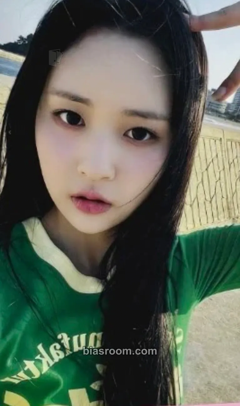 Julia Girls don’t cry Photocard - Candy Shop - Candy Shop K-pop photocard
