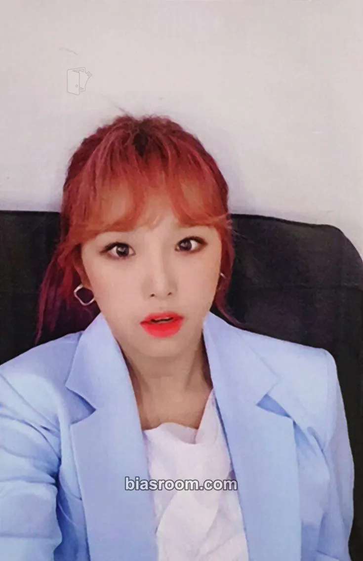 Yena BLOOM*IZ Photocard - IZ*ONE - IZ*ONE K-pop photocard