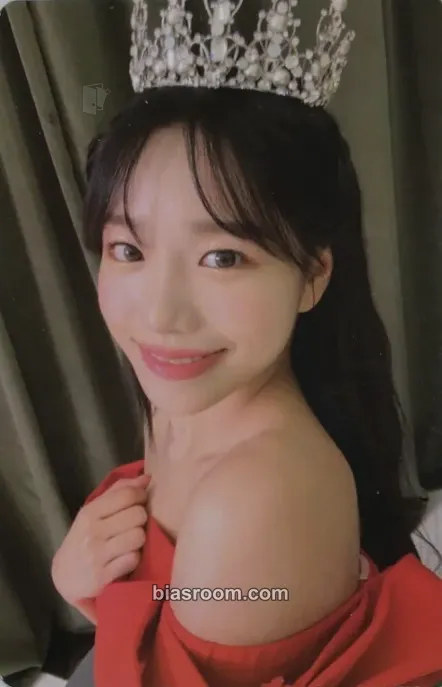 Jo Yuri GLASSY Photocard - Jo Yuri K-pop photocard