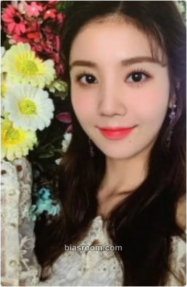 Kwon Eunbi EYES ON ME in SEOUL - DVD Version Photocard - IZ*ONE - IZ*ONE K-pop photocard
