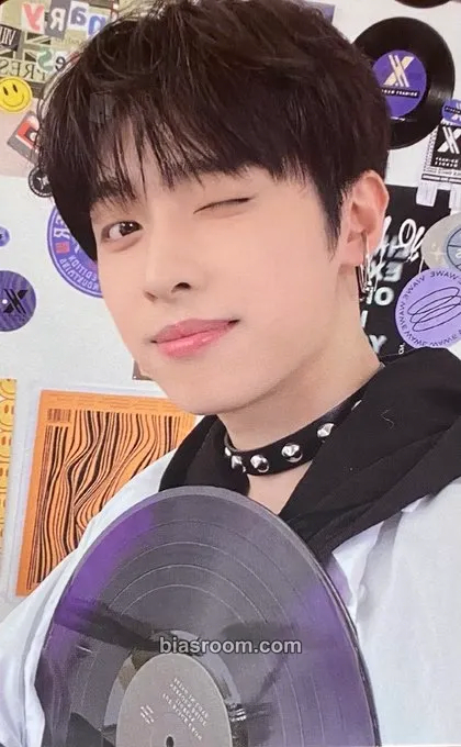 Gaon Xdinary Heroes 1st Fanmeeting "Band Club XV: 2023 Summer Camp" Photocard - Xdinary Heroes - Xdinary Heroes K-pop photocard