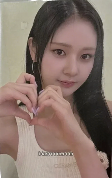 Julia Girls don’t cry Photocard - Candy Shop - Candy Shop K-pop photocard