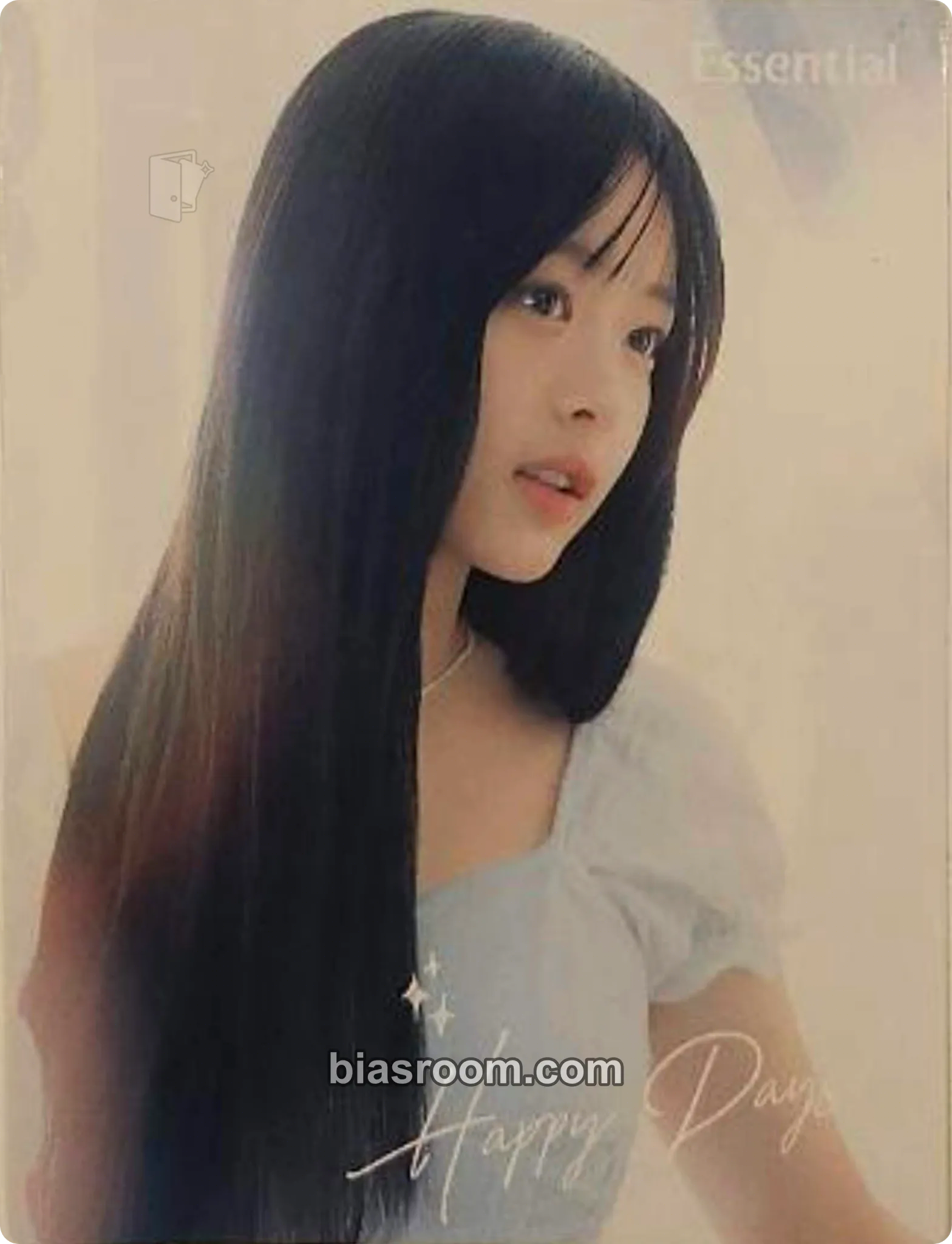 Hanni NewJeans x Essential Photocard - NewJeans - NewJeans K-pop photocard