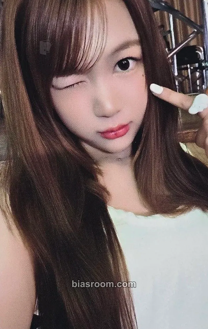 Ye-on STYLE Photocard - Hearts2Hearts - Hearts2Hearts K-pop photocard