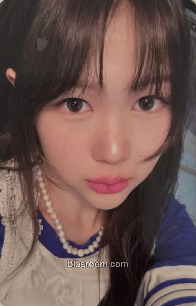 Ye-on FOCUS Photocard - Hearts2Hearts - Hearts2Hearts K-pop photocard