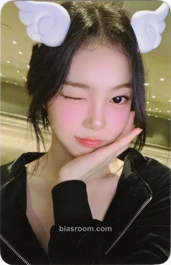 Ian STYLE Photocard - Hearts2Hearts - Hearts2Hearts K-pop photocard