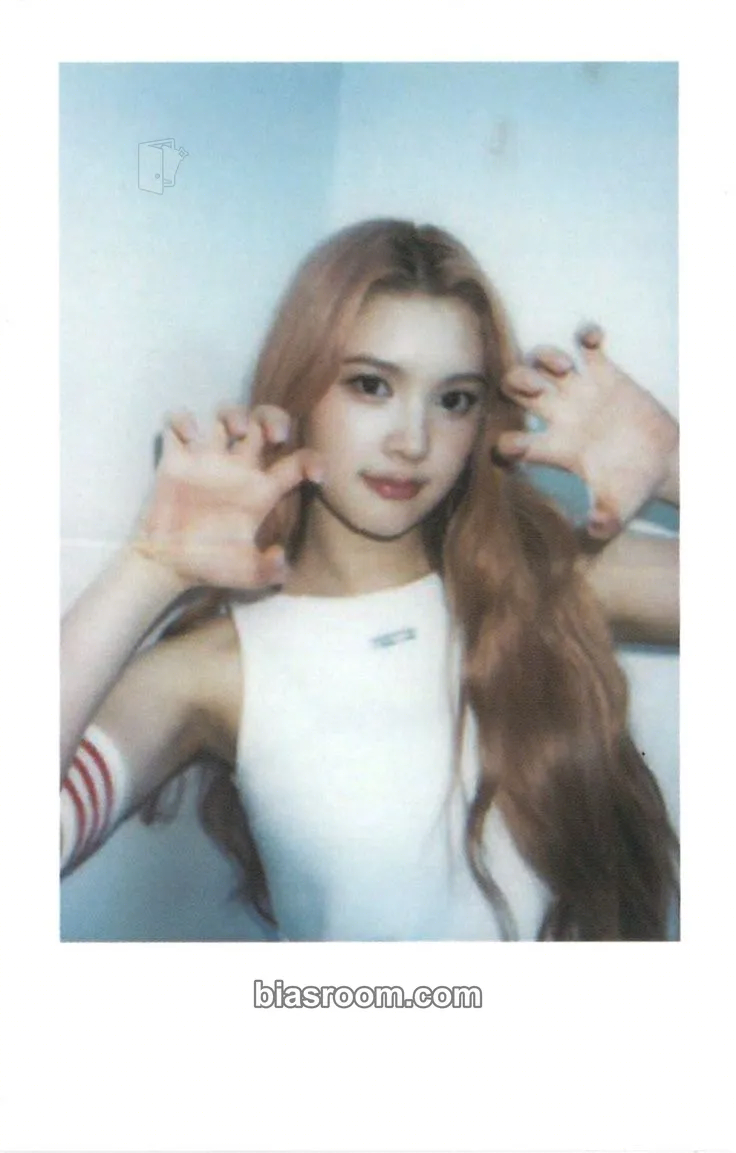 A-na STYLE Photocard - Hearts2Hearts - Hearts2Hearts K-pop photocard