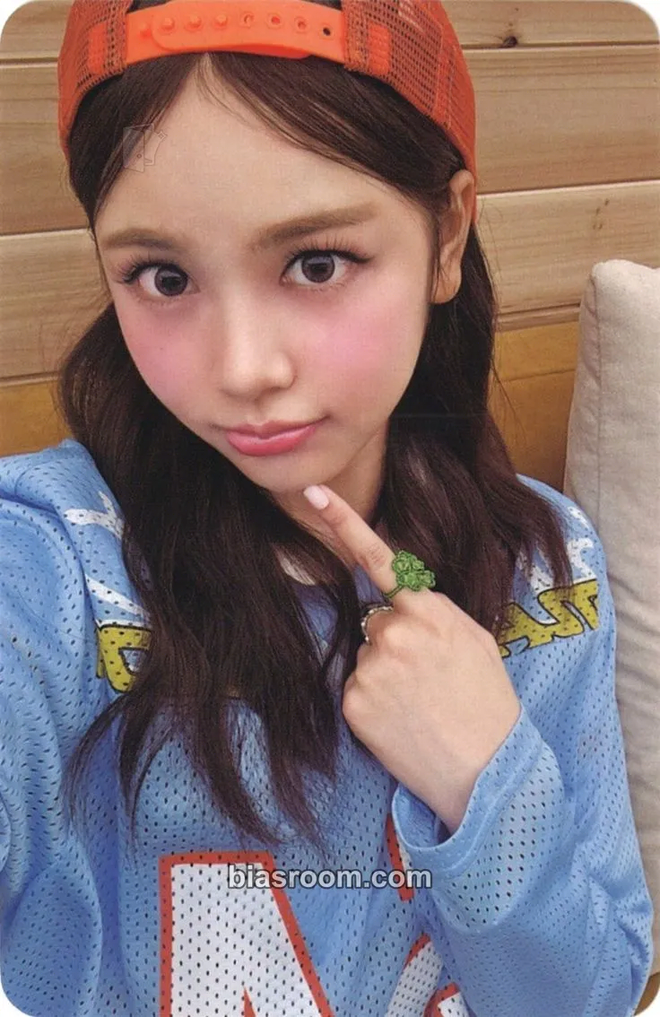 Carmen STYLE Photocard - Hearts2Hearts - Hearts2Hearts K-pop photocard