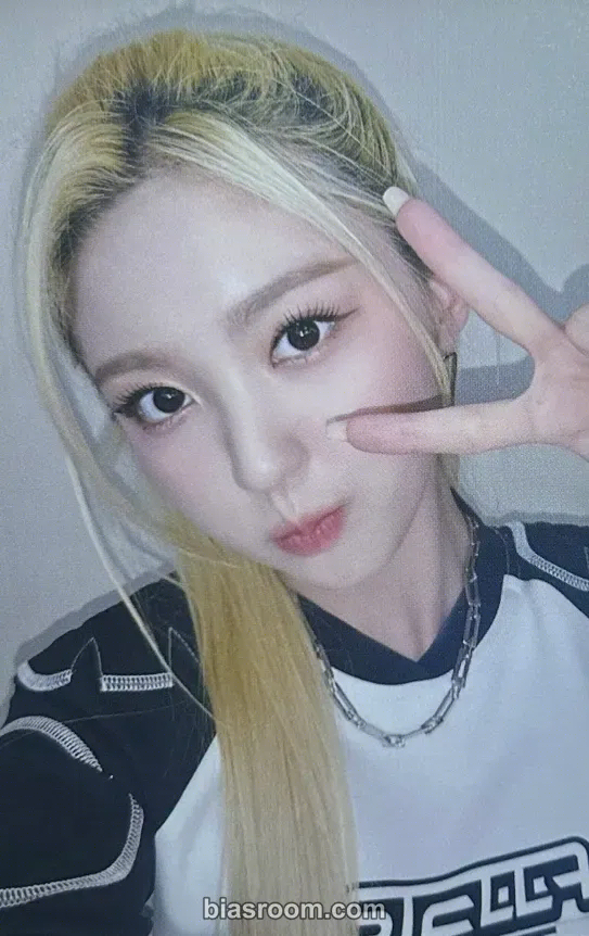 Yeseo Kep1er Debut 1st Anniversary Soundwave Cafe Photocard - Kep1er - Kep1er K-pop photocard