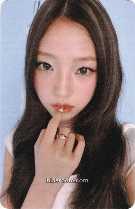 Stella FOCUS Photocard - Hearts2Hearts - Hearts2Hearts K-pop photocard