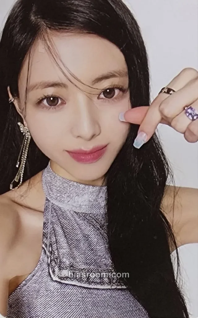 ITZY - Yuna - KILL MY DOUBT Album pop-up store purchase benefit