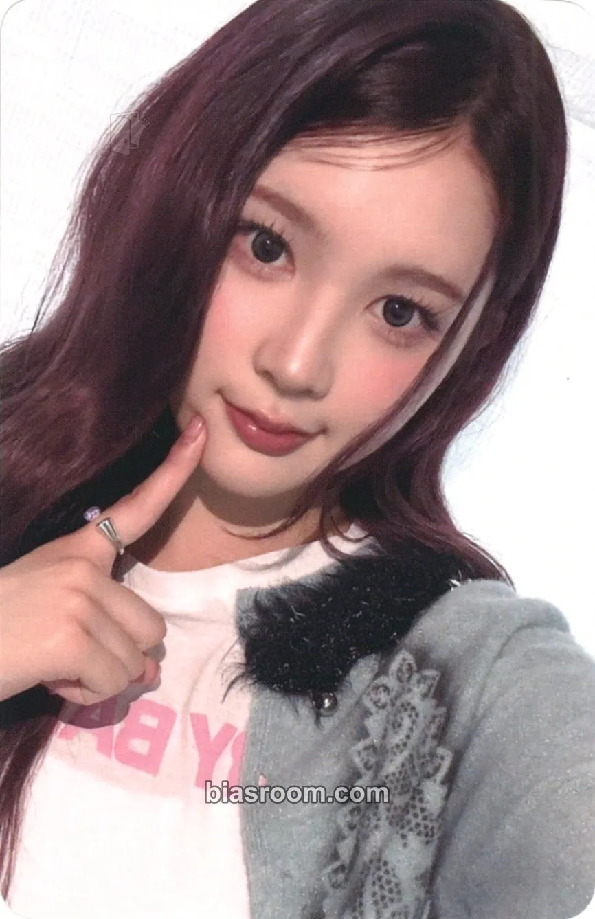 A-na FOCUS Photocard - Hearts2Hearts - Hearts2Hearts K-pop photocard