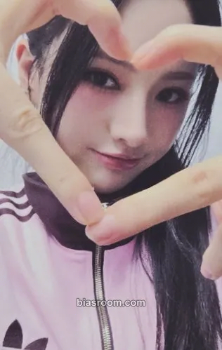 Taeri Re:al iii Photocard - iii - iii K-pop photocard
