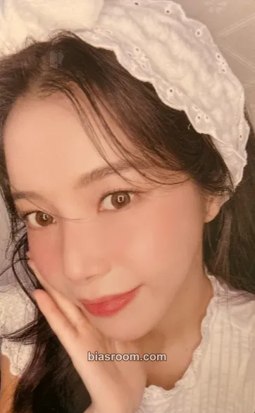 Solar Solar 2026 Season's Greetings: Solar.zip Photocard - MAMAMOO - MAMAMOO K-pop photocard