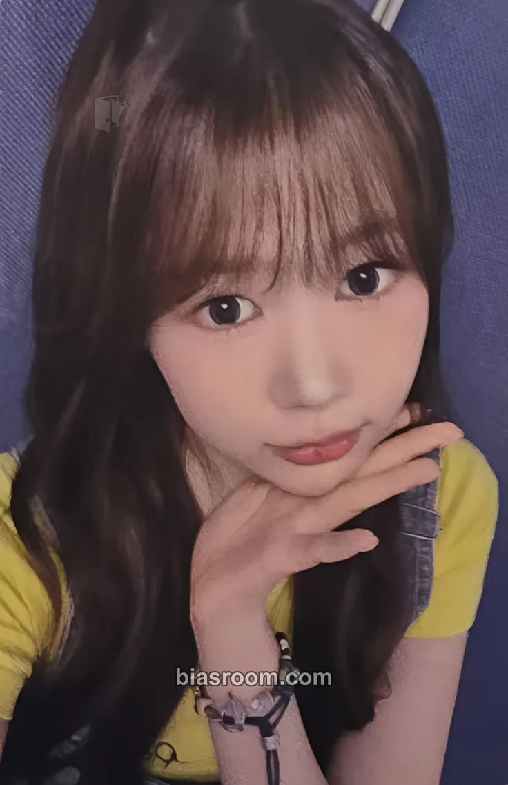 Ye-on FOCUS Photocard - Hearts2Hearts - Hearts2Hearts K-pop photocard