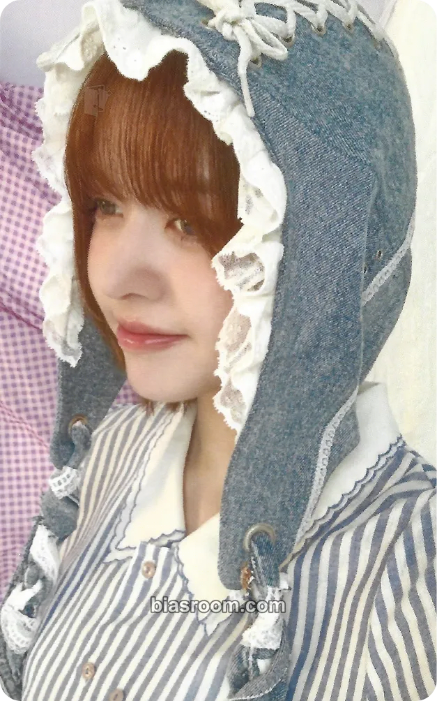Lily 2026 Season's Greetings - MIXX Dream Photocard - NMIXX - NMIXX K-pop photocard