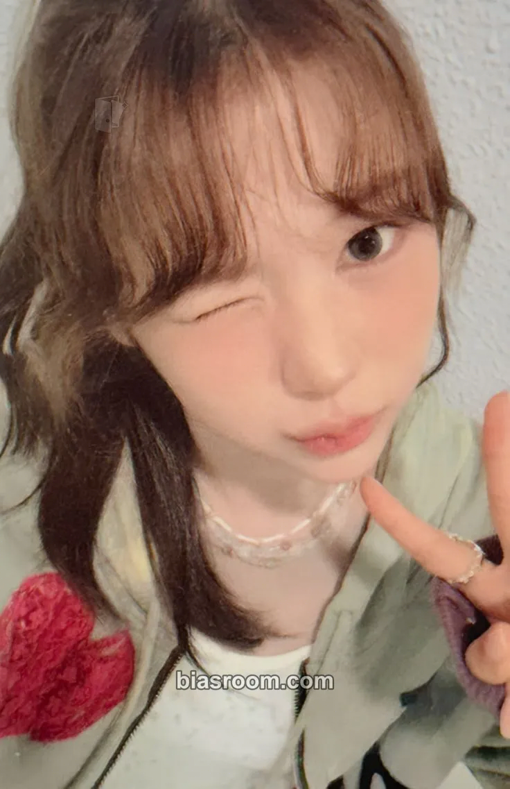 Ye-on FOCUS Photocard - Hearts2Hearts - Hearts2Hearts K-pop photocard