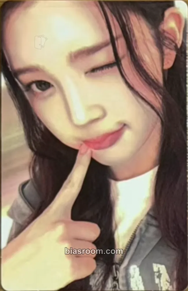A-na FOCUS Photocard - Hearts2Hearts - Hearts2Hearts K-pop photocard