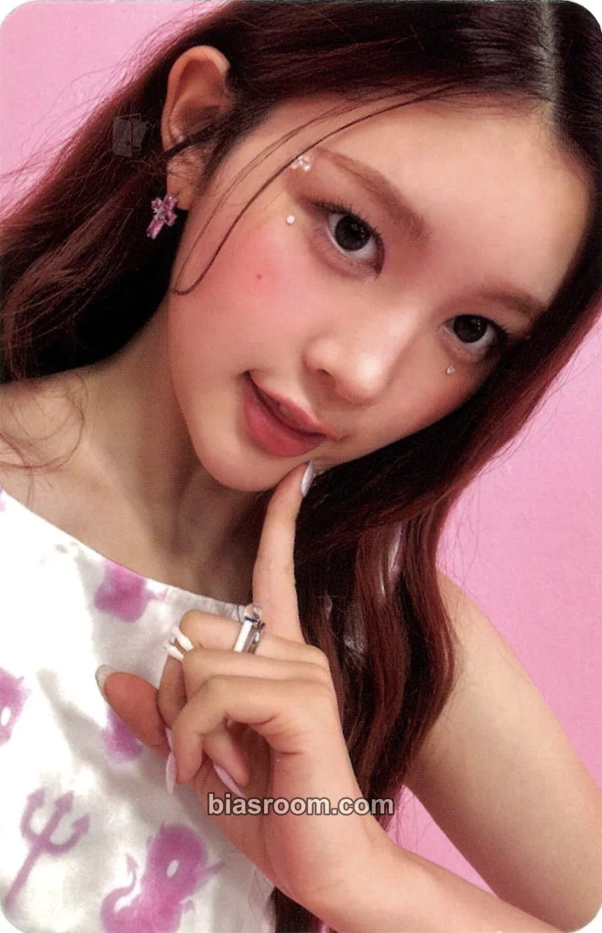 A-na FOCUS Photocard - Hearts2Hearts - Hearts2Hearts K-pop photocard