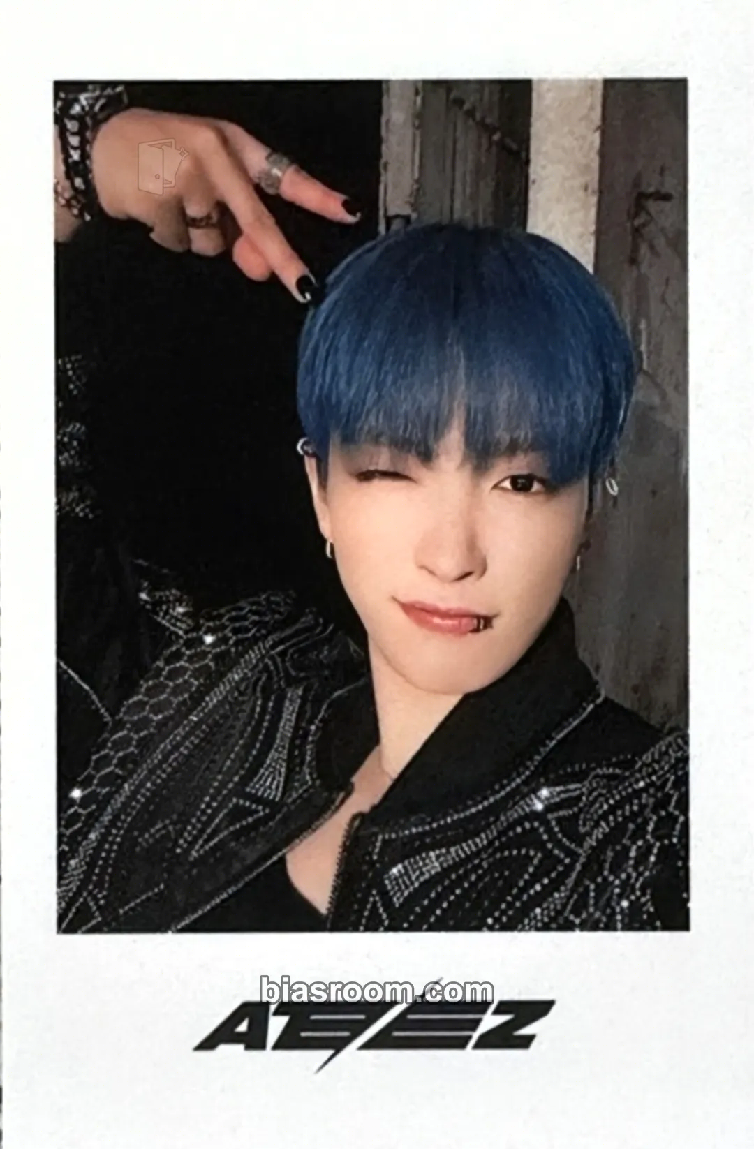 Hongjoong THE WORLD EP.2 : OUTLAW Photocard - ATEEZ - ATEEZ K-pop photocard